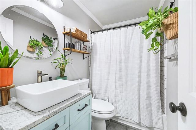 436 White Road, King, NC 27021