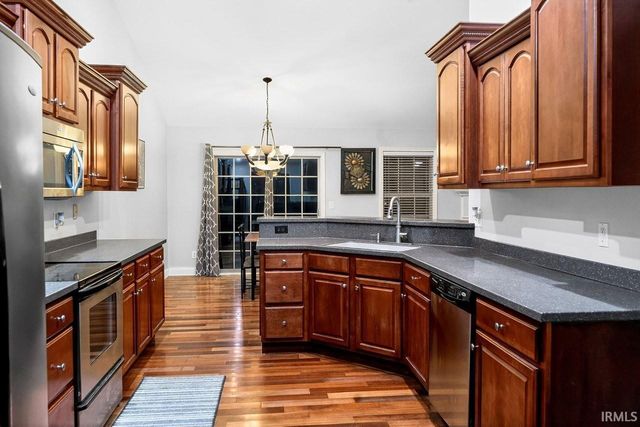 2221 Bremmerton Drive, Evansville, IN 47711