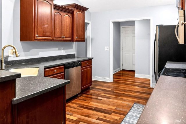 2221 Bremmerton Drive, Evansville, IN 47711