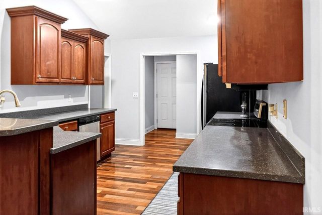 2221 Bremmerton Drive, Evansville, IN 47711