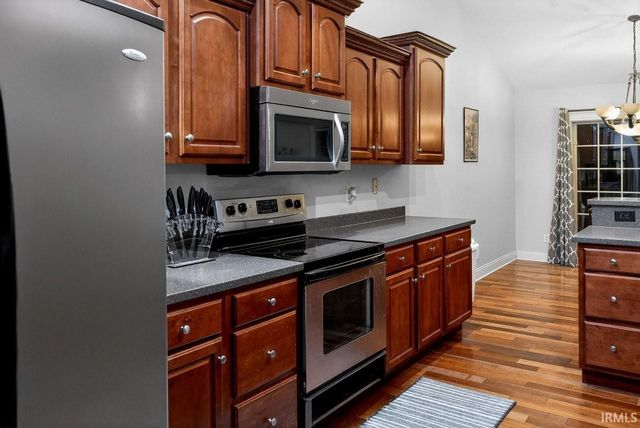 2221 Bremmerton Drive, Evansville, IN 47711