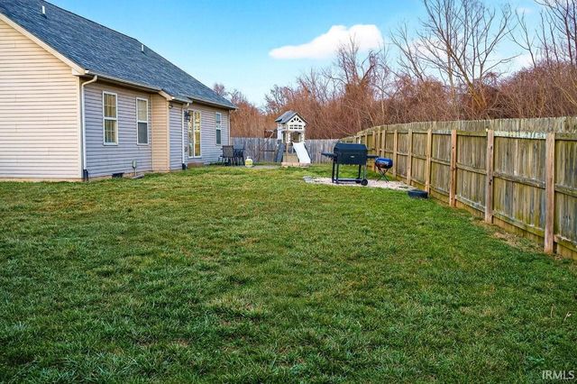 2221 Bremmerton Drive, Evansville, IN 47711