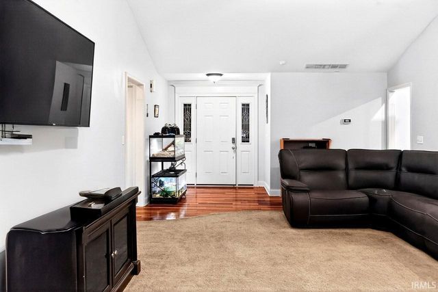 2221 Bremmerton Drive, Evansville, IN 47711