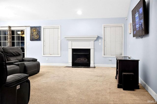 2221 Bremmerton Drive, Evansville, IN 47711