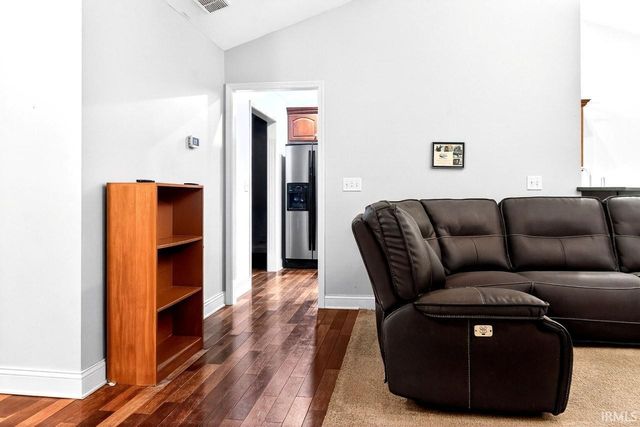 2221 Bremmerton Drive, Evansville, IN 47711