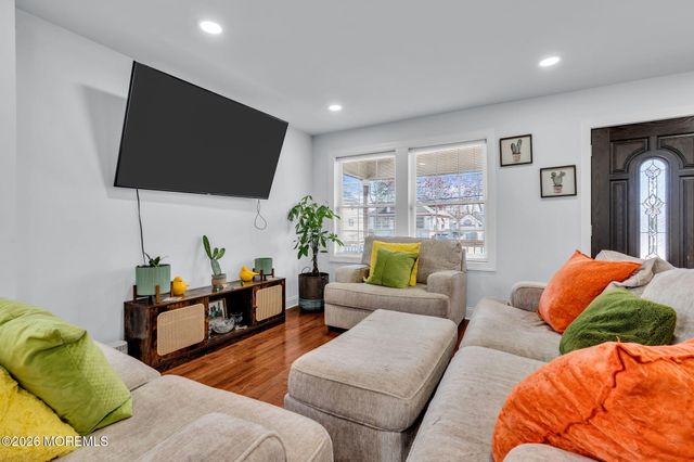 38 E Sunset Avenue E, Red Bank, NJ 07701