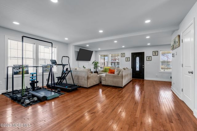 38 E Sunset Avenue E, Red Bank, NJ 07701