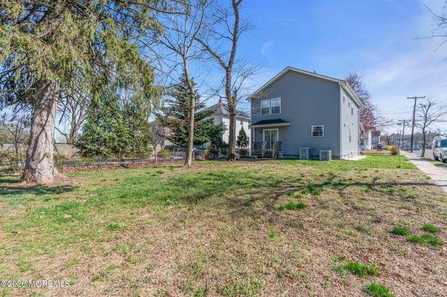 38 E Sunset Avenue E, Red Bank, NJ 07701