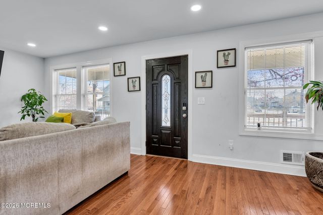 38 E Sunset Avenue E, Red Bank, NJ 07701