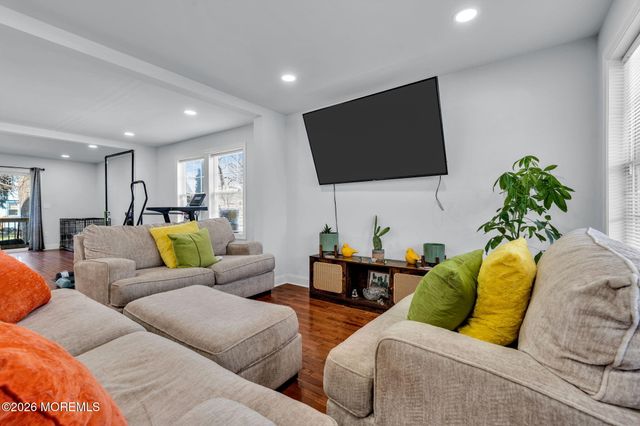 38 E Sunset Avenue E, Red Bank, NJ 07701