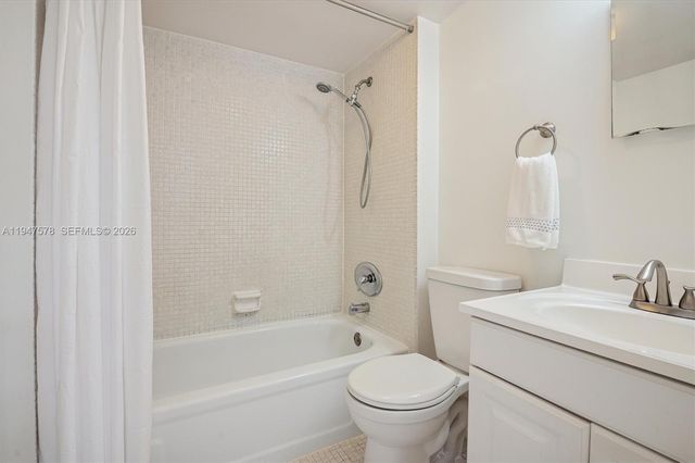 117 Royal Park Dr 3F, Oakland Park, FL 33309