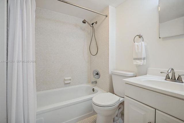 117 Royal Park Dr 3F, Oakland Park, FL 33309