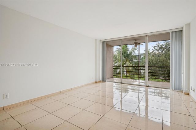 117 Royal Park Dr 3F, Oakland Park, FL 33309