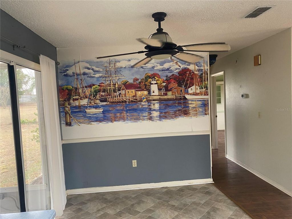 Image 14 of property listing at 11171 SW 79TH AVENUE, Ocala, FL 34476