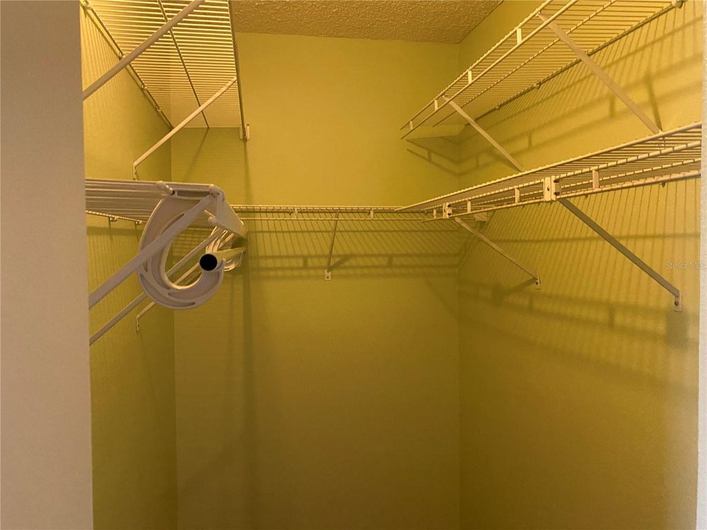 Image 19 of property listing at 11171 SW 79TH AVENUE, Ocala, FL 34476