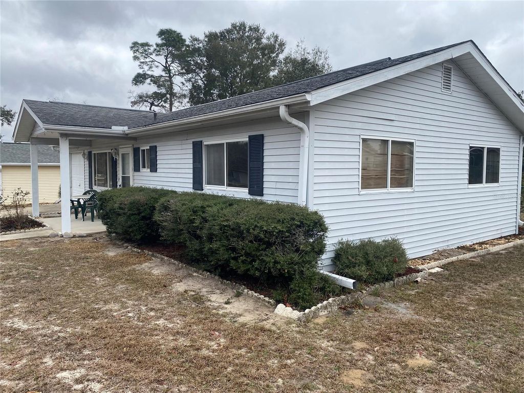 Image 3 of property listing at 11171 SW 79TH AVENUE, Ocala, FL 34476