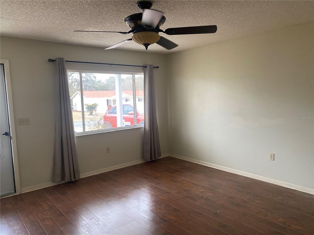 Image 7 of property listing at 11171 SW 79TH AVENUE, Ocala, FL 34476