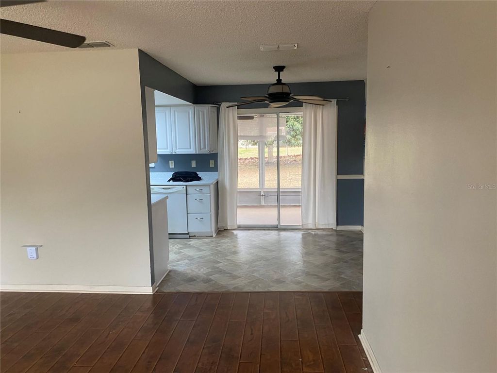 Image 8 of property listing at 11171 SW 79TH AVENUE, Ocala, FL 34476