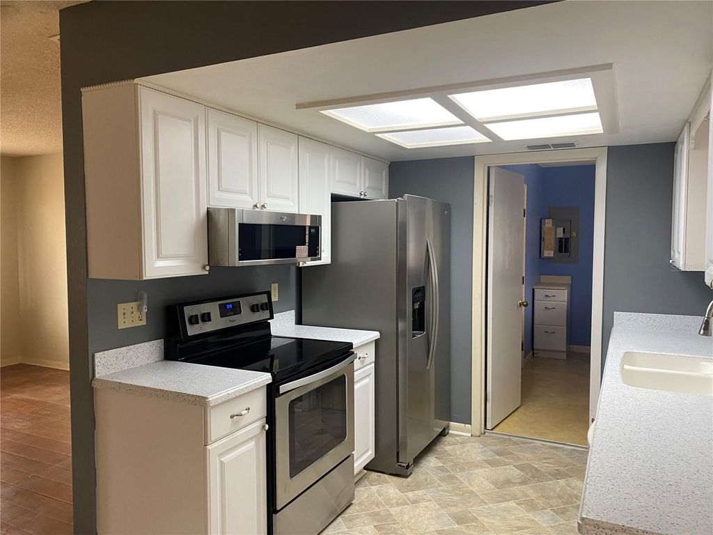 Image 10 of property listing at 11171 SW 79TH AVENUE, Ocala, FL 34476