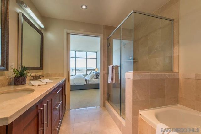 700 W E St 3504, San Diego, CA 92101