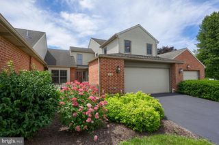 32 LEEARDEN RD, Hershey, PA 17033