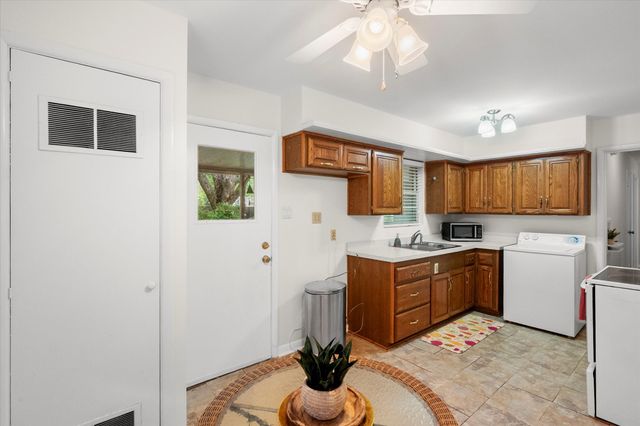 1207 W Tucker Boulevard, Arlington, TX 76013