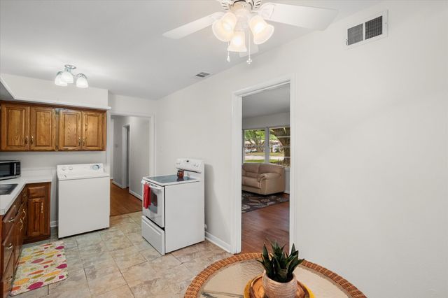 1207 W Tucker Boulevard, Arlington, TX 76013