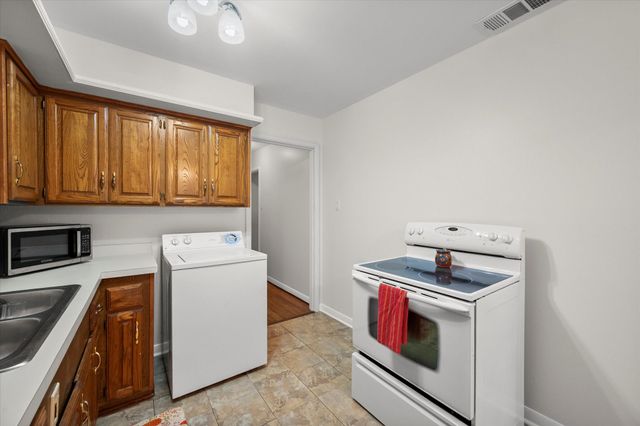 1207 W Tucker Boulevard, Arlington, TX 76013