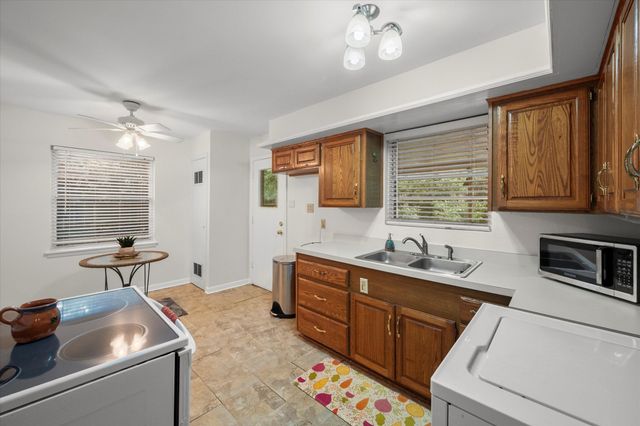 1207 W Tucker Boulevard, Arlington, TX 76013