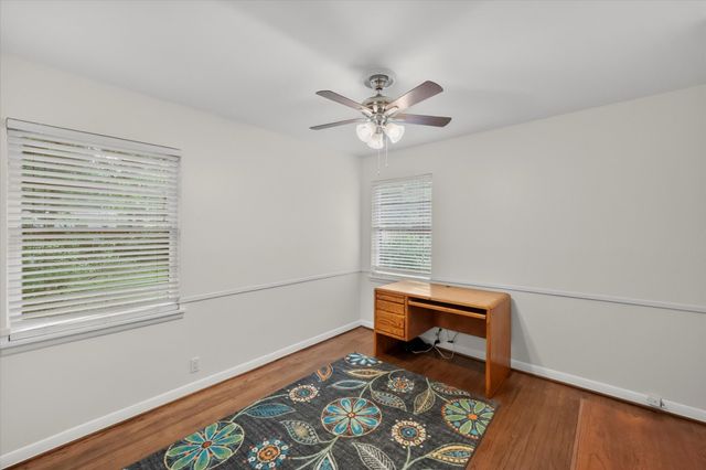 1207 W Tucker Boulevard, Arlington, TX 76013