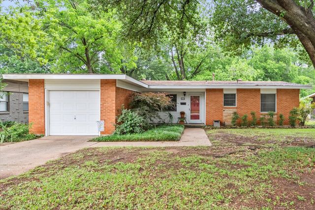 1207 W Tucker Boulevard, Arlington, TX 76013