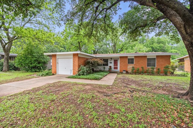 1207 W Tucker Boulevard, Arlington, TX 76013