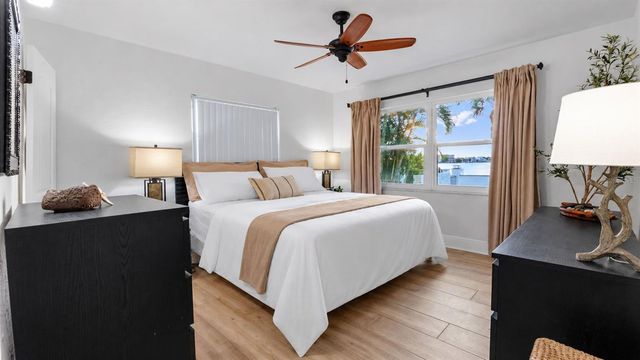 7008 S SHORE DRIVE S, South Pasadena, FL 33707