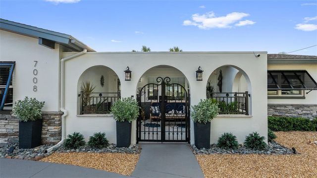 7008 S SHORE DRIVE S, South Pasadena, FL 33707