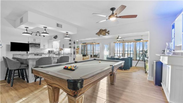 7008 S SHORE DRIVE S, South Pasadena, FL 33707