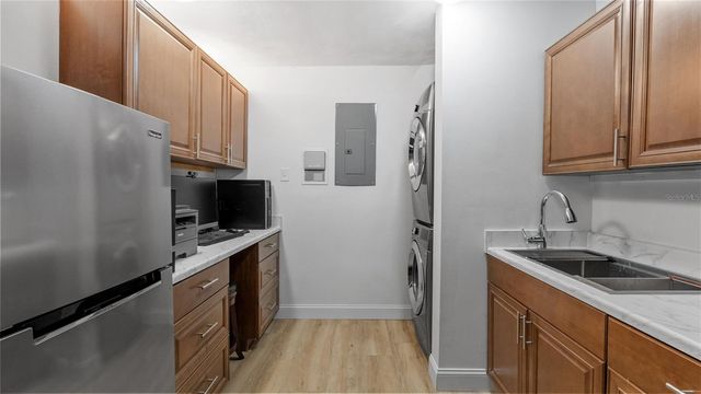 7008 S SHORE DRIVE S, South Pasadena, FL 33707