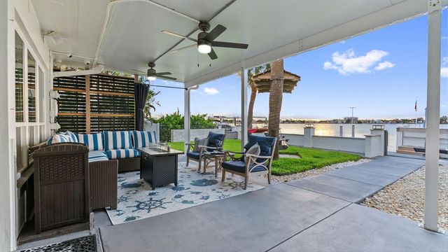 7008 S SHORE DRIVE S, South Pasadena, FL 33707