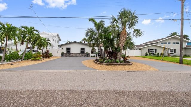 7008 S SHORE DRIVE S, South Pasadena, FL 33707