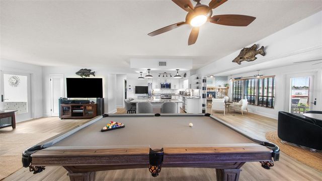 7008 S SHORE DRIVE S, South Pasadena, FL 33707