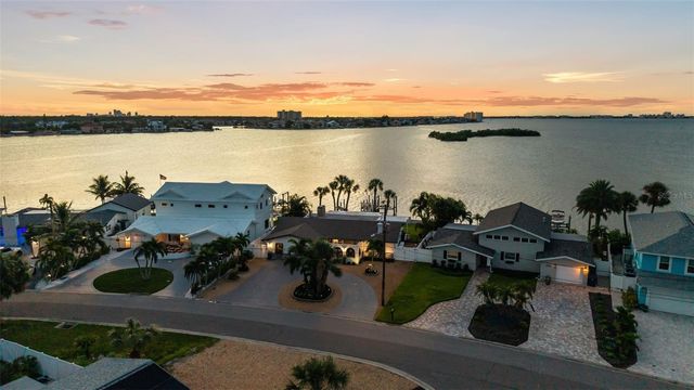 7008 S SHORE DRIVE S, South Pasadena, FL 33707