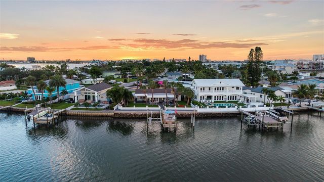 7008 S SHORE DRIVE S, South Pasadena, FL 33707