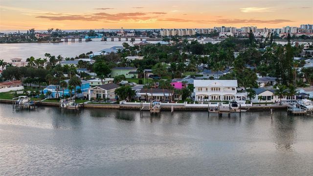 7008 S SHORE DRIVE S, South Pasadena, FL 33707