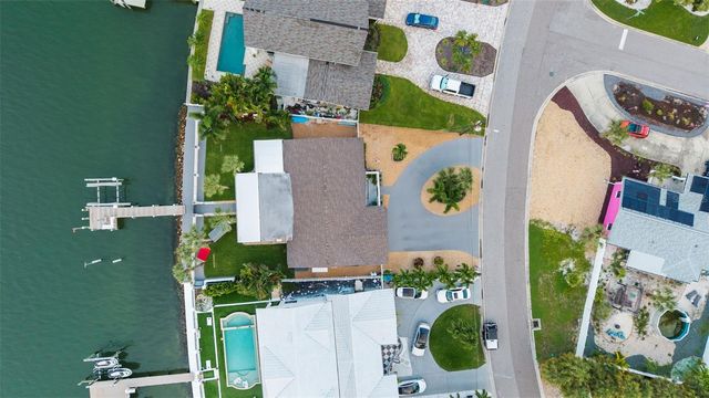 7008 S SHORE DRIVE S, South Pasadena, FL 33707