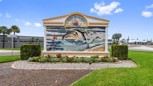 7008 S SHORE DRIVE S, South Pasadena, FL 33707