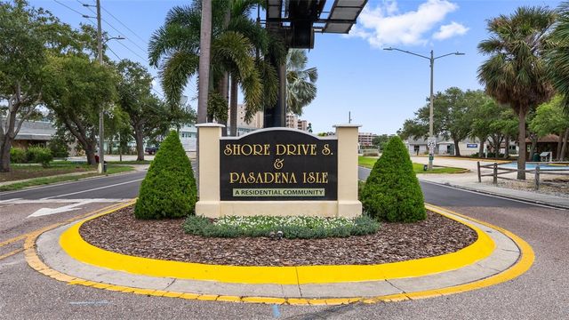 7008 S SHORE DRIVE S, South Pasadena, FL 33707