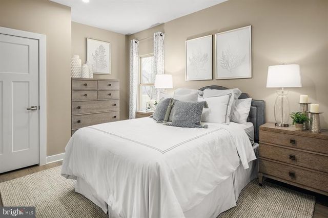 3412 FOX POINTE LN, York, PA 17404