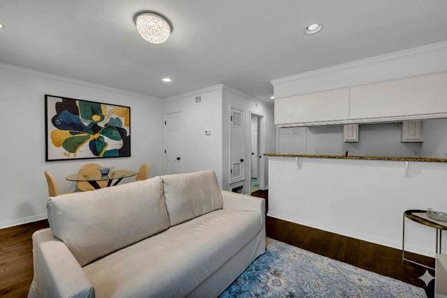 1500 East Side DR 219A, Austin, TX 78704