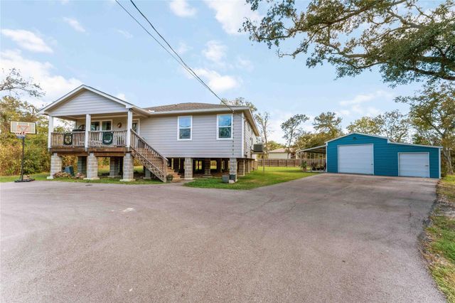 2615 Commerce Drive, Liverpool, TX 77577