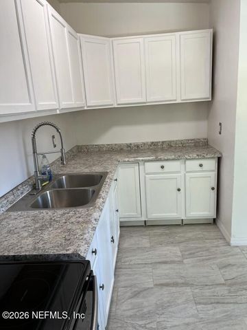 6831 RHONE Drive, Jacksonville, FL 32208