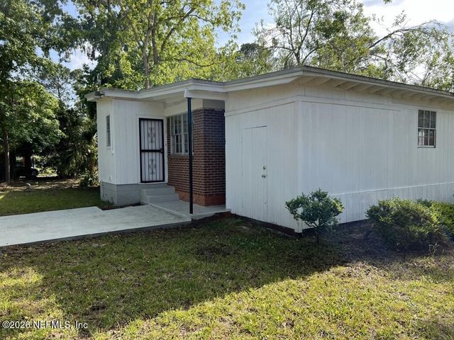 6831 RHONE Drive, Jacksonville, FL 32208